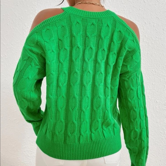 Cold Shoulder Cable Knit Sweater Top - Picture 2 of 4